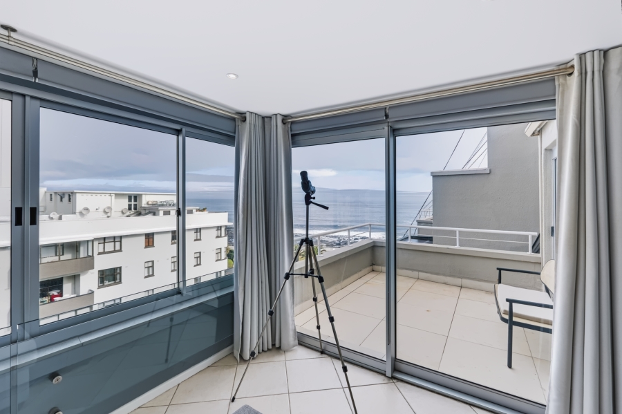 2 Bedroom Property for Sale in Sea Point Western Cape